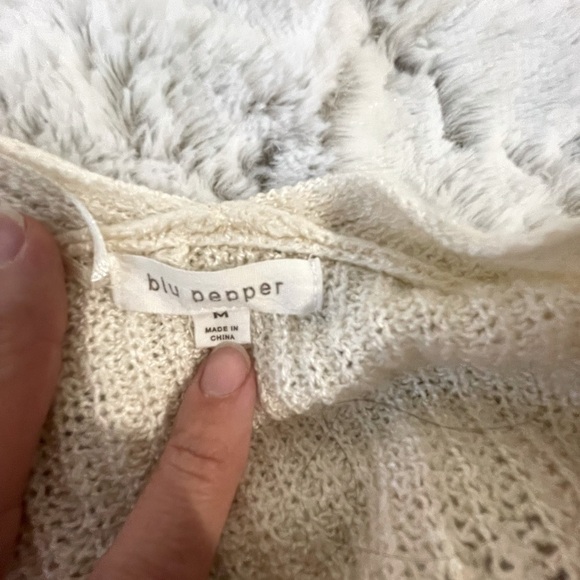 3/$30 Great medium knit cardigan sweater size medium - Picture 3 of 5